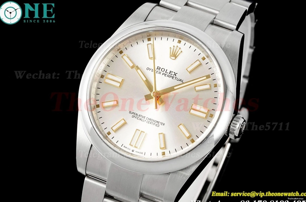 SS Oyster Clean 41mm Silver 124300 VR3230 SS Stk Perpetual 0510